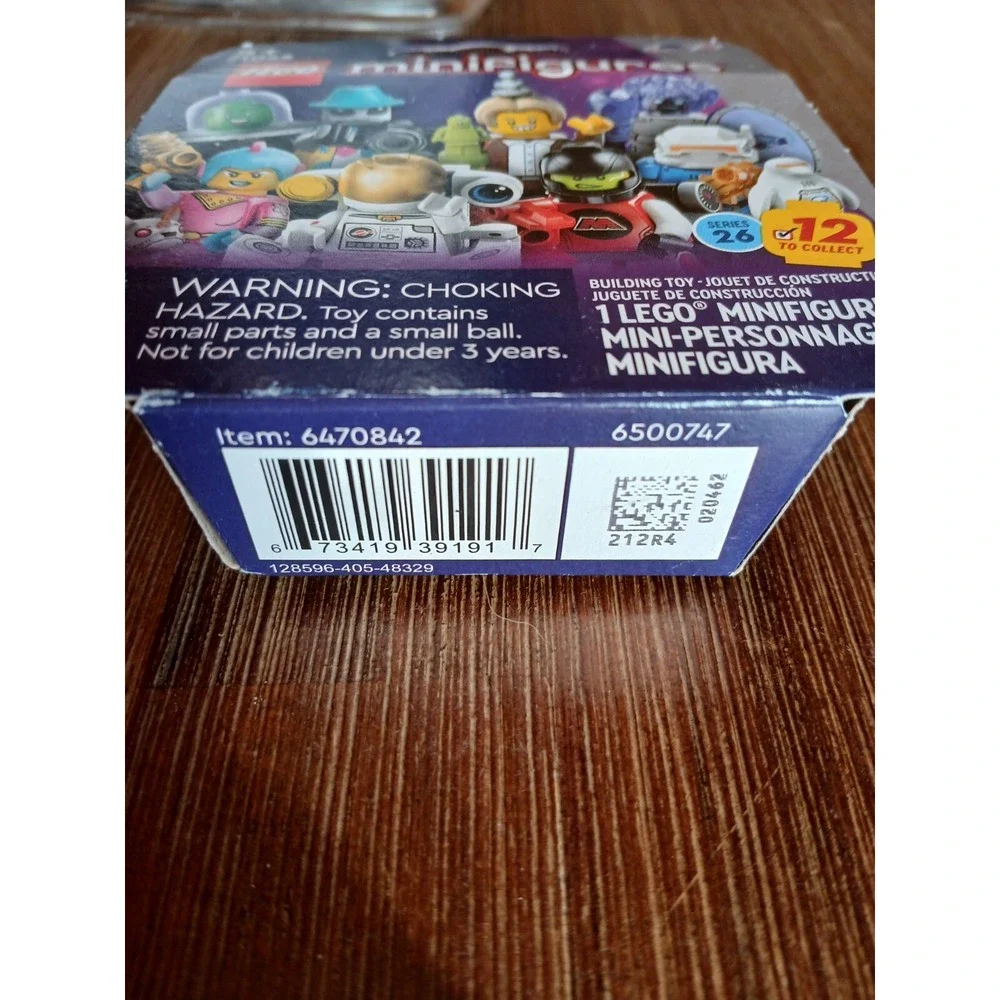 lot of 2 LEGO 71046 Minifigures Series 26: mystery‎ box containing one figure